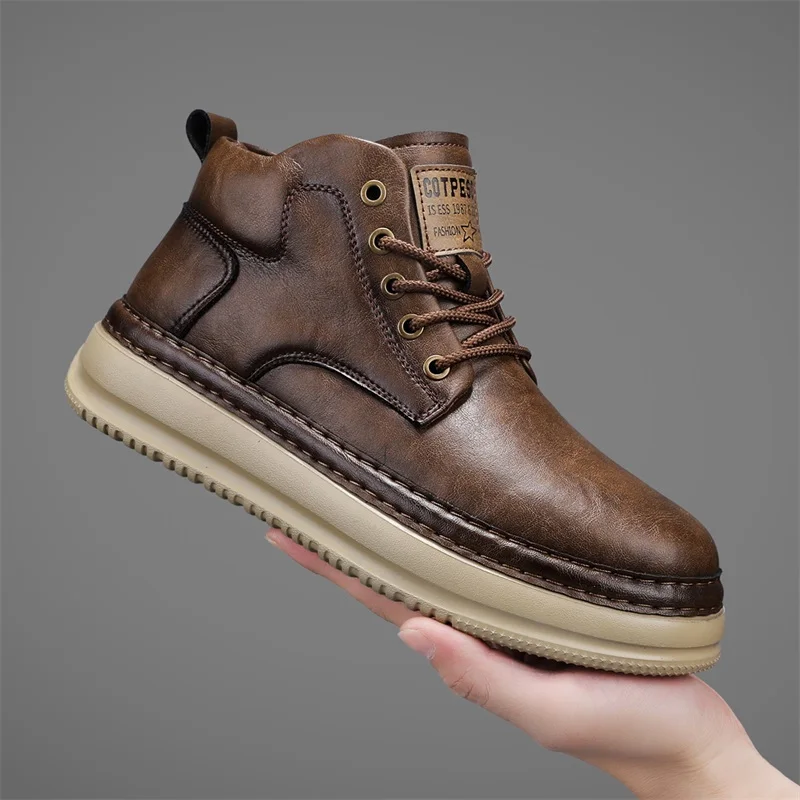 Sapatos casuais masculinos feitos à mão retrô de cano alto, botas vintage ultraleves com cadarço elegantes, tênis ao ar livre para uso diário de primavera e outono, sapatos masculinos de tamanho grande preto cáqui