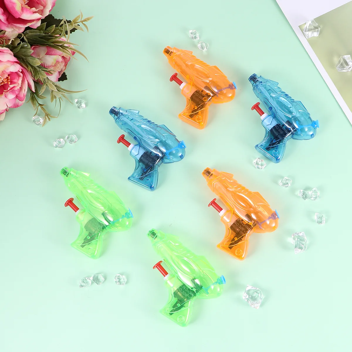 

12pcs Small Water Soaker Toys Funny Play Water Toy Creative Summer Beach Playthings Bath Toys for Kids Children (Random Color)