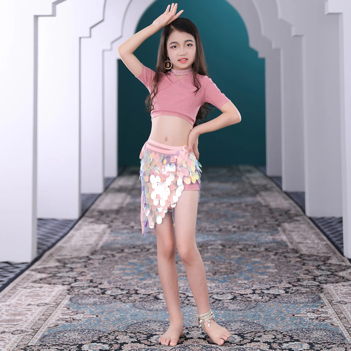 Costume di danza del ventre per bambini vestito di paillettes con collana abbigliamento di classe 2 pezzi Set bambini danza del ventre Top sciarpa all'anca