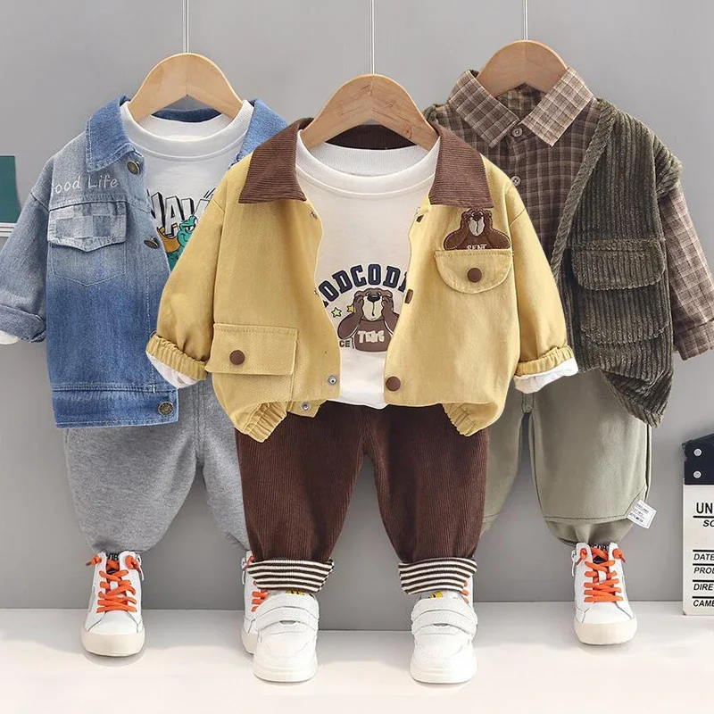 

2024 New Spring and Autumn Boys Letter Print Jeans Baby Lapel Cartoon Single Breasted Jacket Suit Baby Clothes 0-5 Years Old