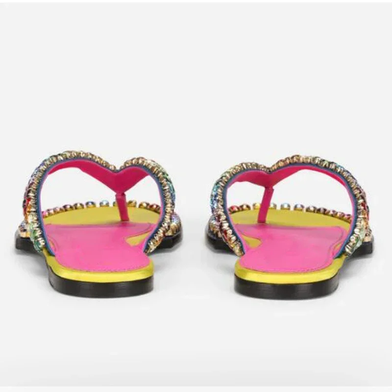 الملونة حجر الراين جولة تو شقة النعال امرأة الصيف 2026 الوجه يتخبط الماس صندل بتصميم روماني موضة أحذية نسائية فاخرة