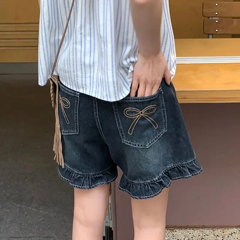 Frauen Bogen Gestickte Retro Denim Shorts Rüschen Streetwear Breite Bein Kurze Jeans Taste Hohe Taille Koreanische Kurze Plus Größe