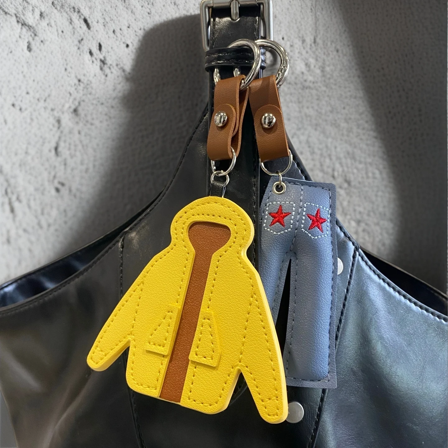 Mini PU Leather Outfit Keychain Set –Cute Mini Hoodie, Jeans& Gloves Bag Charm, Fall & Winter Accessory Gift, Y2K Style Keychain - view 3
