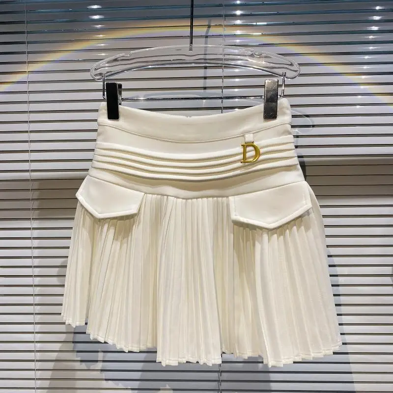 Fall 2026 New Style Small Fragrance Wind Letter Pendant Decoration Elegant Women's Half Skirt Women's Fashion Luxury Light