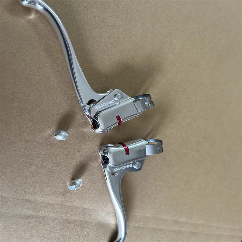 

Bicycle Brake levers, Retro Road Bike, Horn Handlebars, Butterfly Handlebars, 22.2Mm, Silver Brake levers