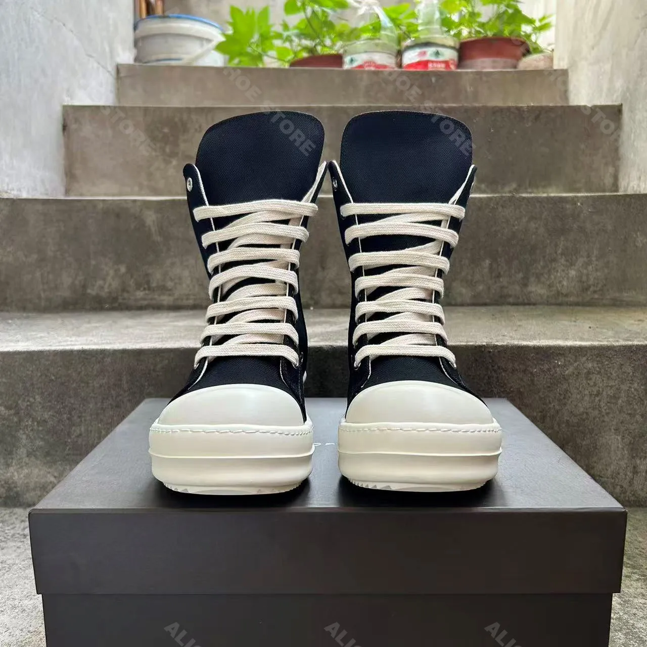 

Casual High Top Women Sneaker Designer Men Shoe Black Metal Hole Canvas Zipper Shoe Classic Luxury Platform Trainer Lace Up Shoe