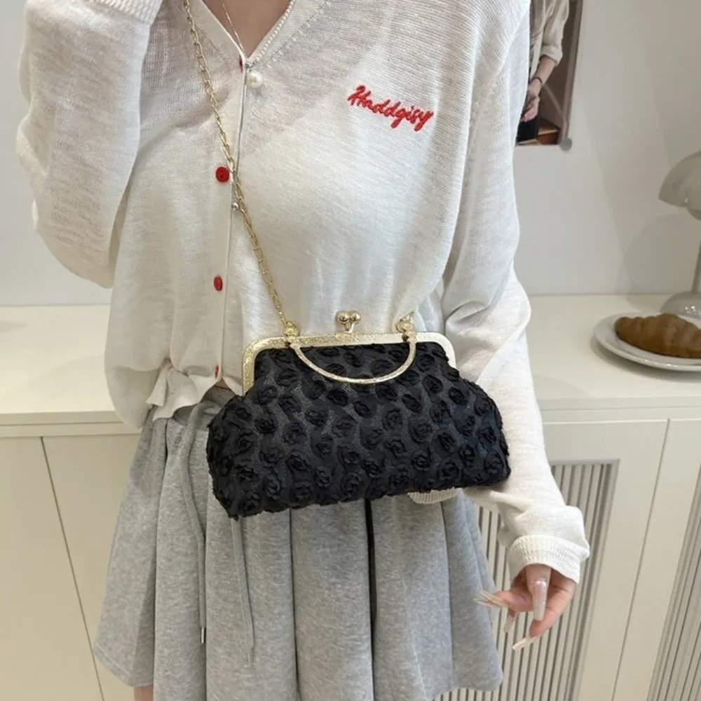 

Chain Party Banquet Bag Korean Style Flower Kiss Lock Shoulder Bag Handheld Large Capacity Crossbody Bag Horse Face Skirt