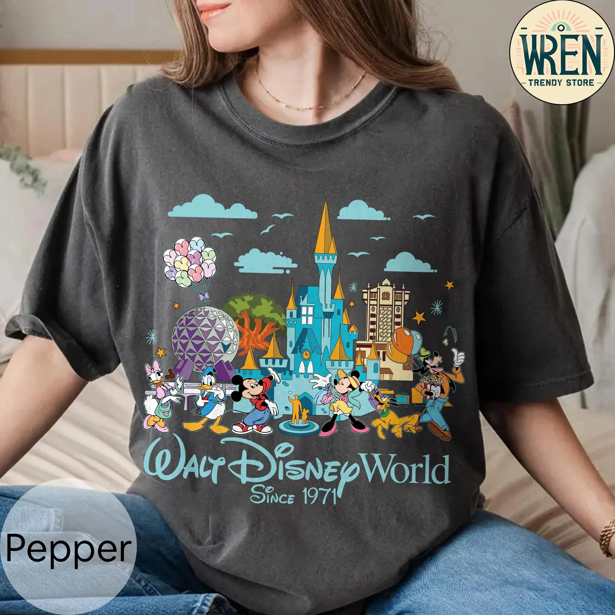 تي شيرت ريترو ميكي آند فريندز والت ديزني وورلد، تي شيرت ديزني فيوتشر وورلد تور، قلعة العطلات العائلية العالمية والت ديزني