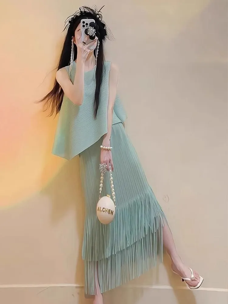 

Summer Three Houses Wind Irregular Sleeveless Tassel Half Skirt Women's Pleated Green Set Polyester Fiber 35 Years Old above