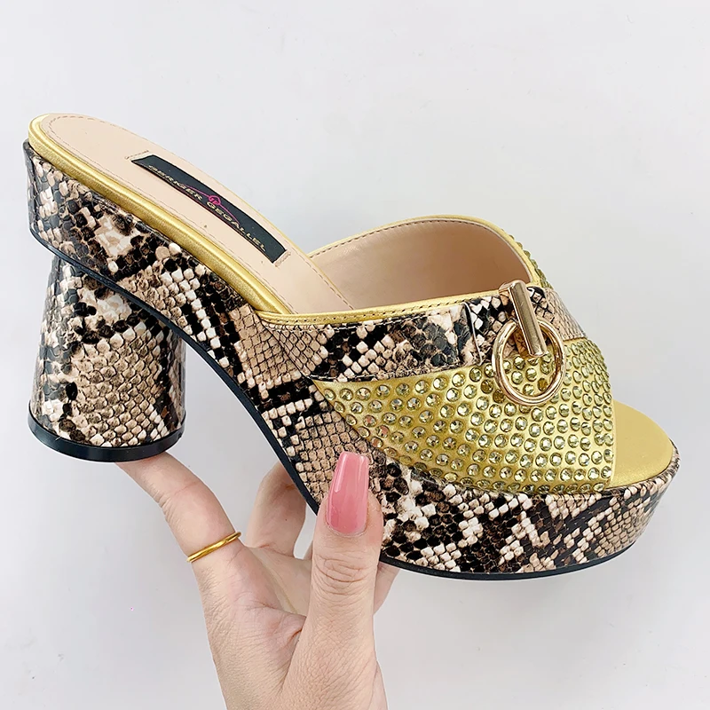 Fashionable Top Italian Designers 2023 Luxury Elegant Clutch Bag Bright Diamond Snake Print Summer Women\'s Shoes With High Heels