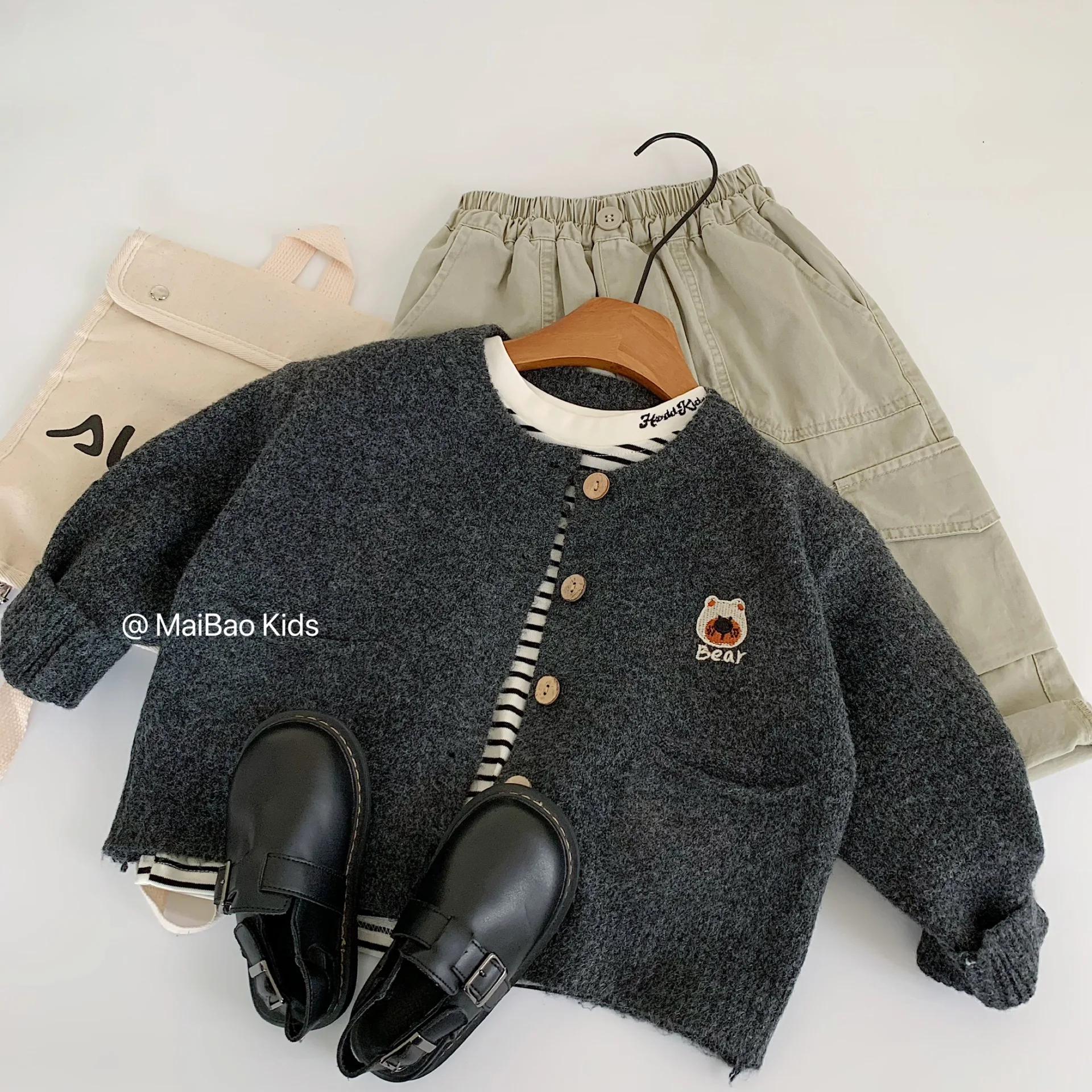 

Children's Sweater 2025 Autumn New Collection Solid Color Knitted Cardigan for Boys and Girls Children's Autumn Top
