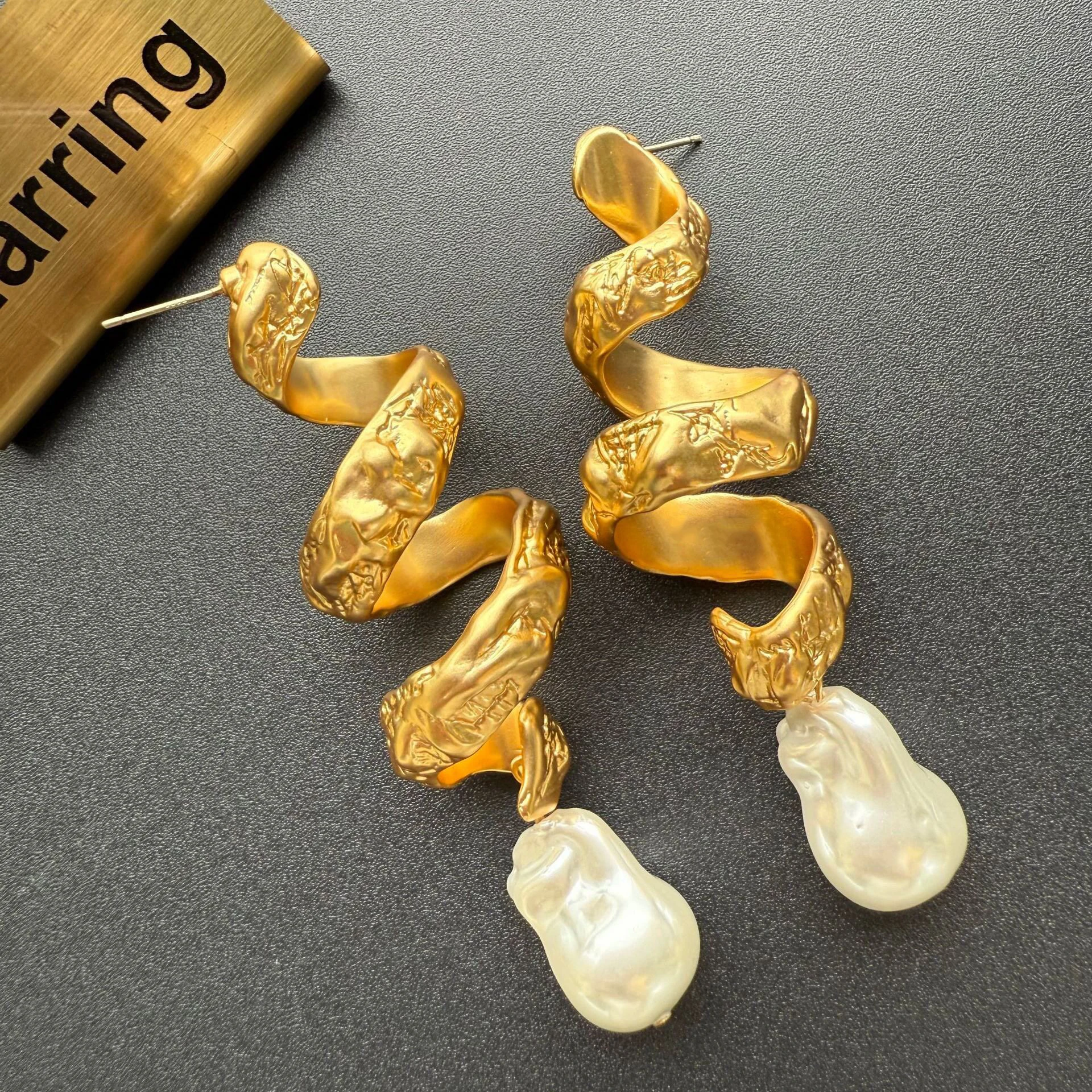 Fashion Brass Gold Plated Baroque Pearl Twisted Long Luxury Earrings Women Art Vintage Jewelry