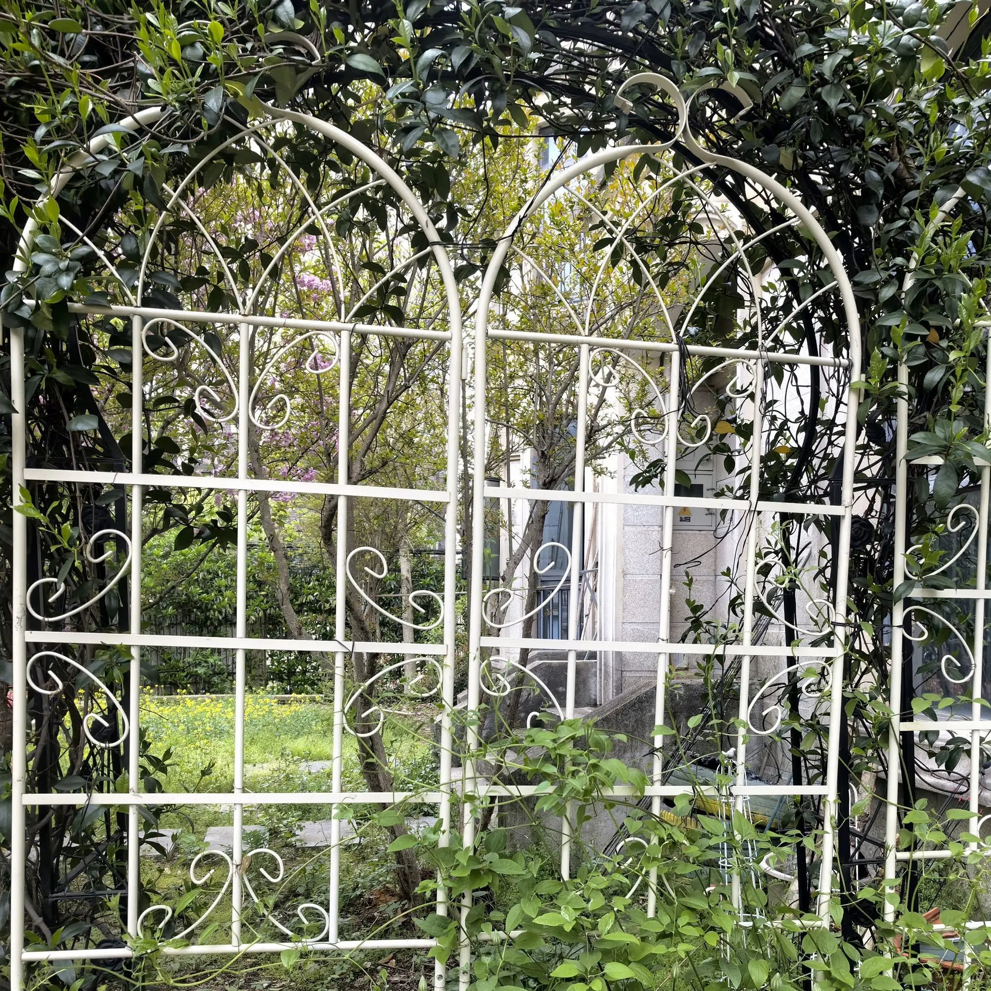 

2 Pack Metal Garden Trellis 86.7" x 19.7" Rustproof Trellis for Climbing Plants Outdoor Flower Support Cream White