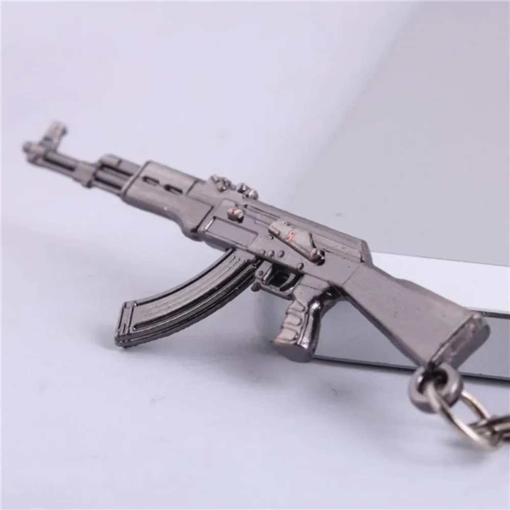 Personalized Simple Niche Creative Trend Retro AK47 Gun Weapon Model Metal Pendant Keychain Metal Key Ring