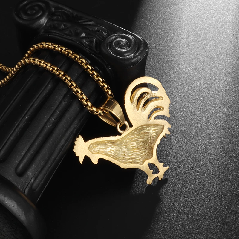 Fashionable Classic Golden Rooster Necklace Personality Punk Hip Hop Party Casual Couple Birthday Gift for Men and Women