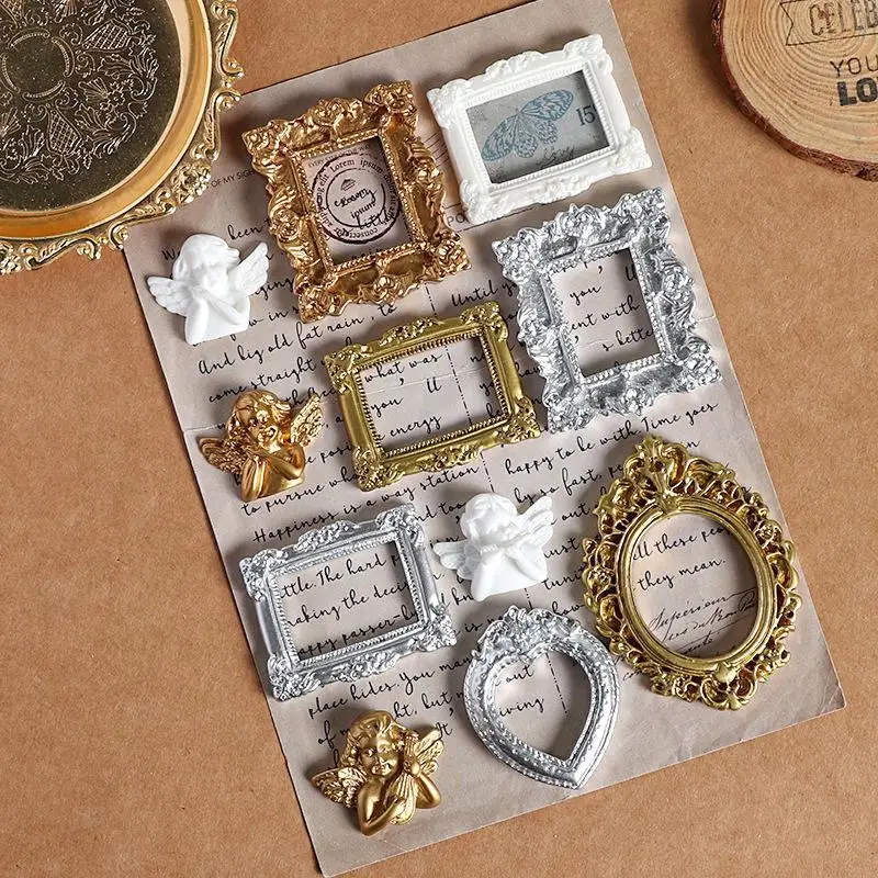 4Pcs Retro Baroque Resin Simulation Mini Relief Small Photo Frame European Picture Frame Exquisite Relief Dollhouse Ornament