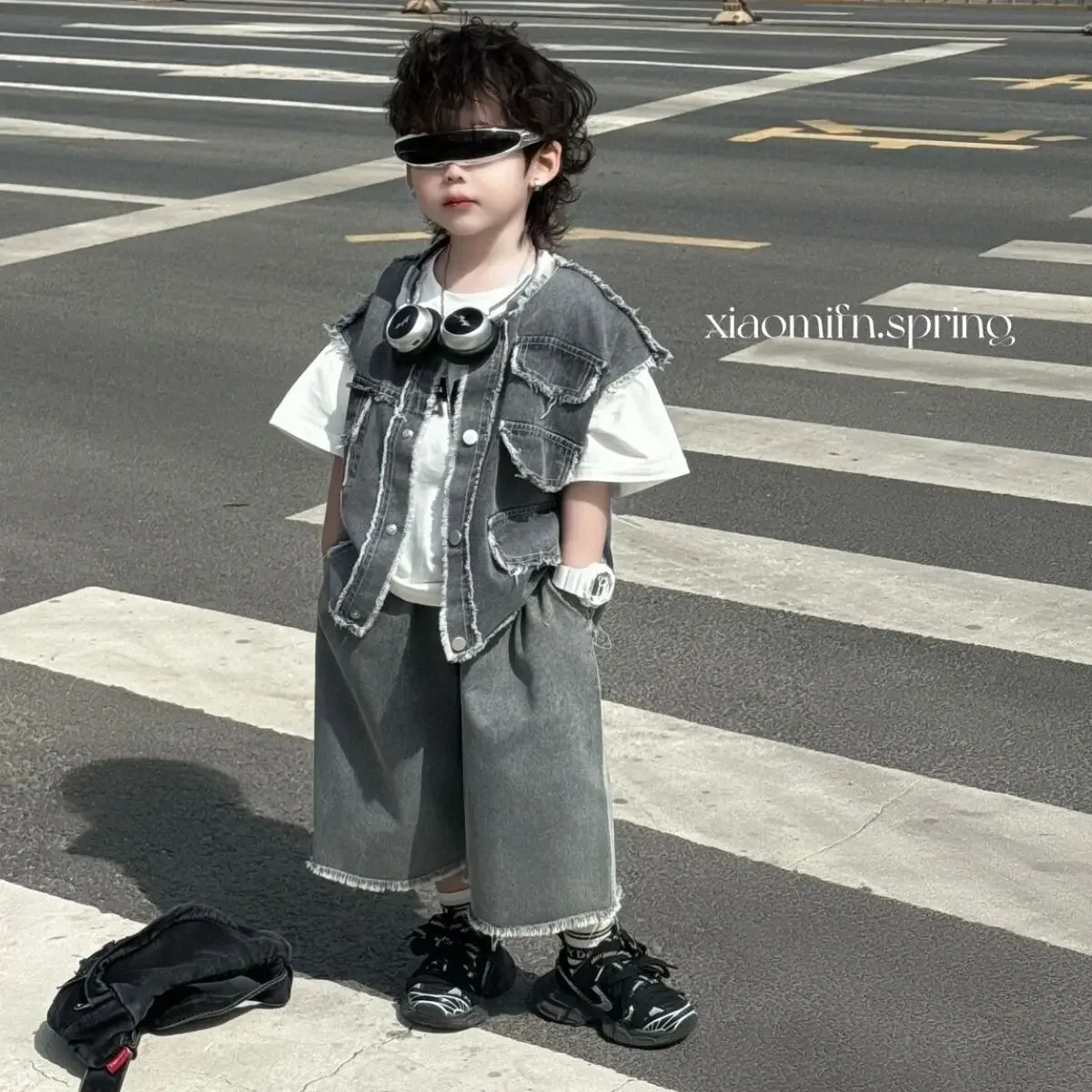 

2026 New Boys Summer Fashion Washed Denim Vest T-Shirt Shorts Set Three-Piece Outfit Children's Clothing Set