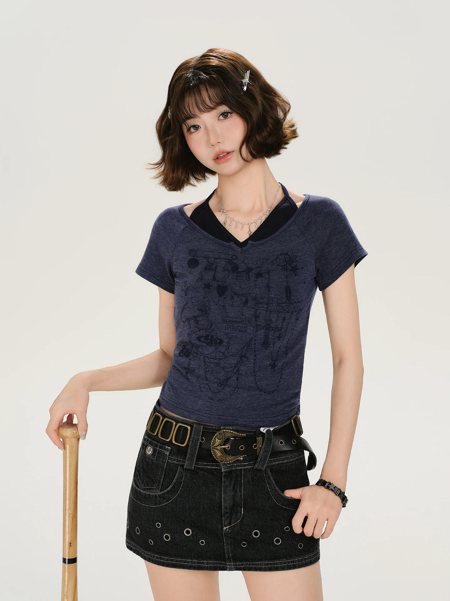 

Женская футболка Girlyhalo в американском ретро-стиле с принтом Hot Girl, имитация двухслойности, с коротким рукавом, летняя новинка, облегающий топ с вырезом на шее