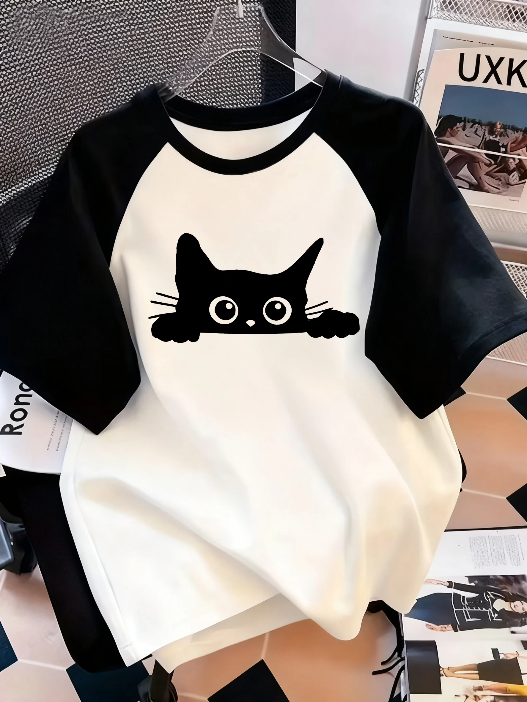 Kawaii T-Shirt Retro Schwarze Katze Brief Drucken Rundhals T-Shirt Lässiges Kurzarm Top für Frühling Sommer Damenbekleidung