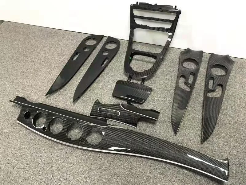 

W205/W213 Высококачественная внутренняя часть из углеродного волокна — замена OEM, полное покрытие, идеально подходит для E63) ​