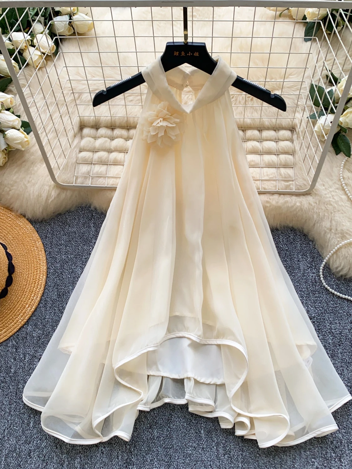 Elegant Summer Lace Patchwork Sleeveless Neck Hanging Top Women's Commute Polite Style Floral Beige Breathable Thin Polyester