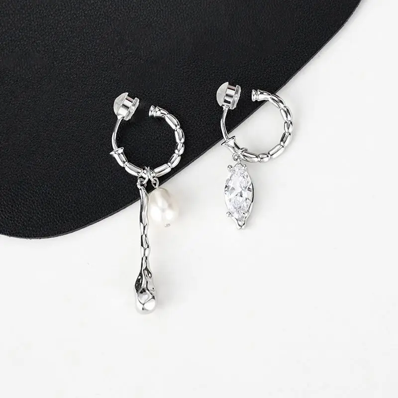 

Original Niche Design Fluid Pearl Zircon Earrings Feminine Temperament Simple High Sense Japanese and Korean Ear Clips