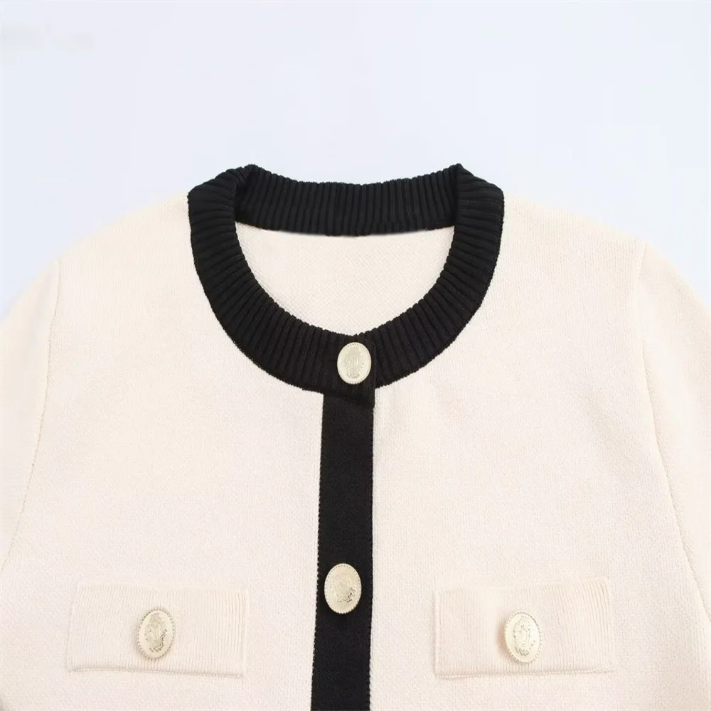 2024 Autumn New Product Women\'s Wear Gold breasted Long Sleeve Black and White Round Neck Knitted Cardigan Sweater Coat