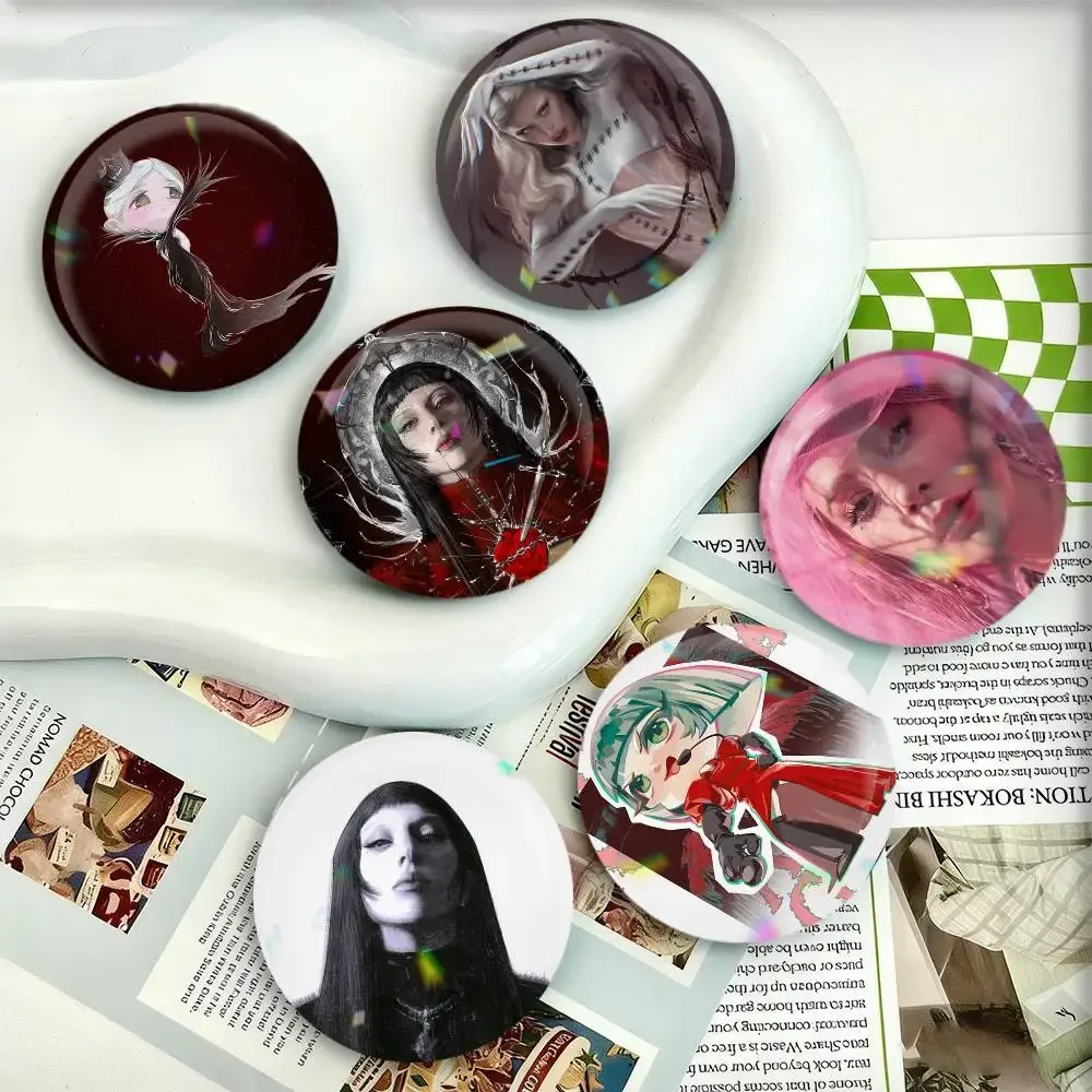 L-Lady Singer G-GagaS Badges 25 32 44 58 75 mm Round Fans Collect Friends Gifts Brooch Souvenir