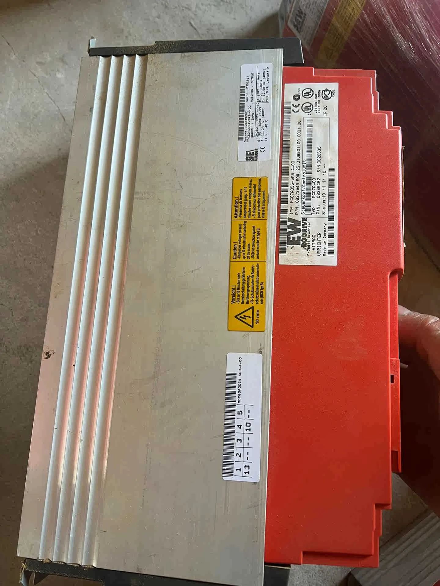 MC07A055-5A3-4-00 MDX60A0054-5A3-4-00 อินเวอร์เตอร์สําหรับเย็บ