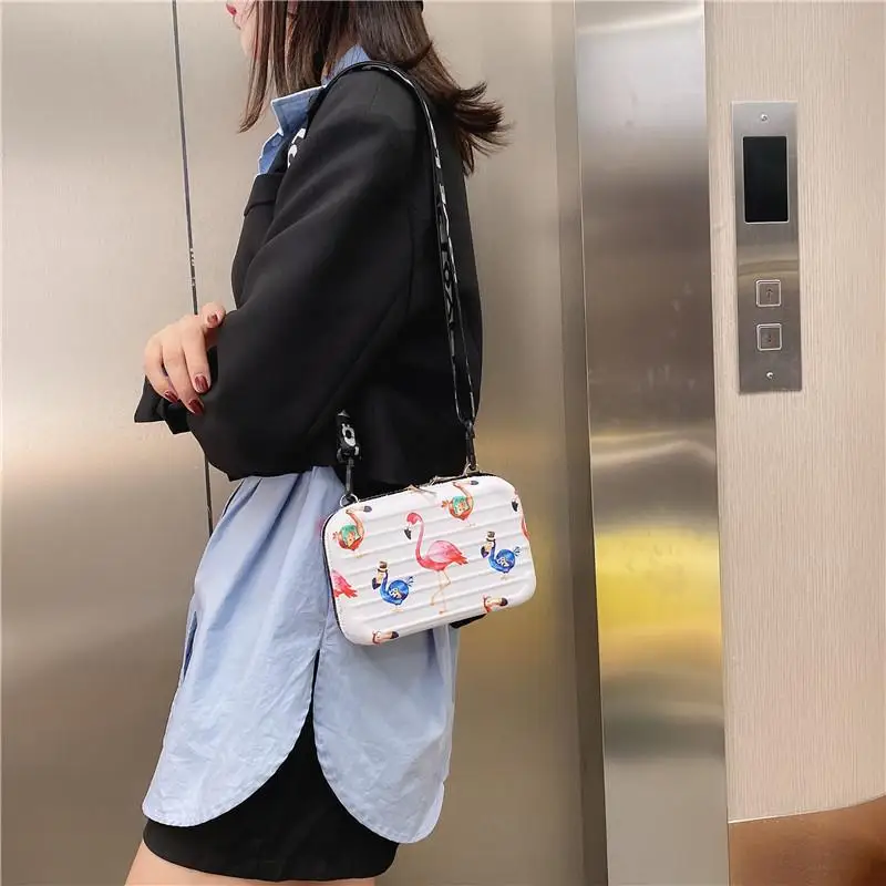 Women Mini Bag Graffiti Box PU Shouder Bag Wide strap Fashion Letter Zipper Pures And Bags Crossbody Euro-America style