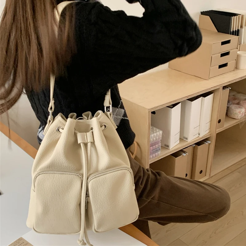 Fashion Pockets Drawstring Backpack Women New Casual Street Leather Multifunction Commuting Student Bags Simple Vintage Mochila