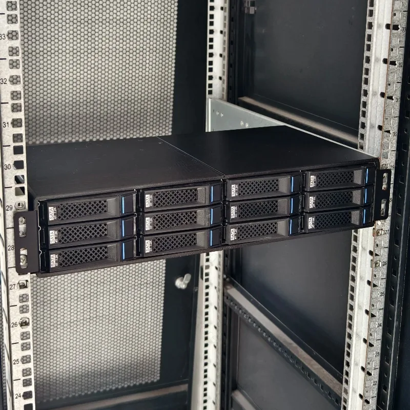 12-Disk hard disk expansion cabinet external storage box 12g backplane can be connected in series with multiple cages