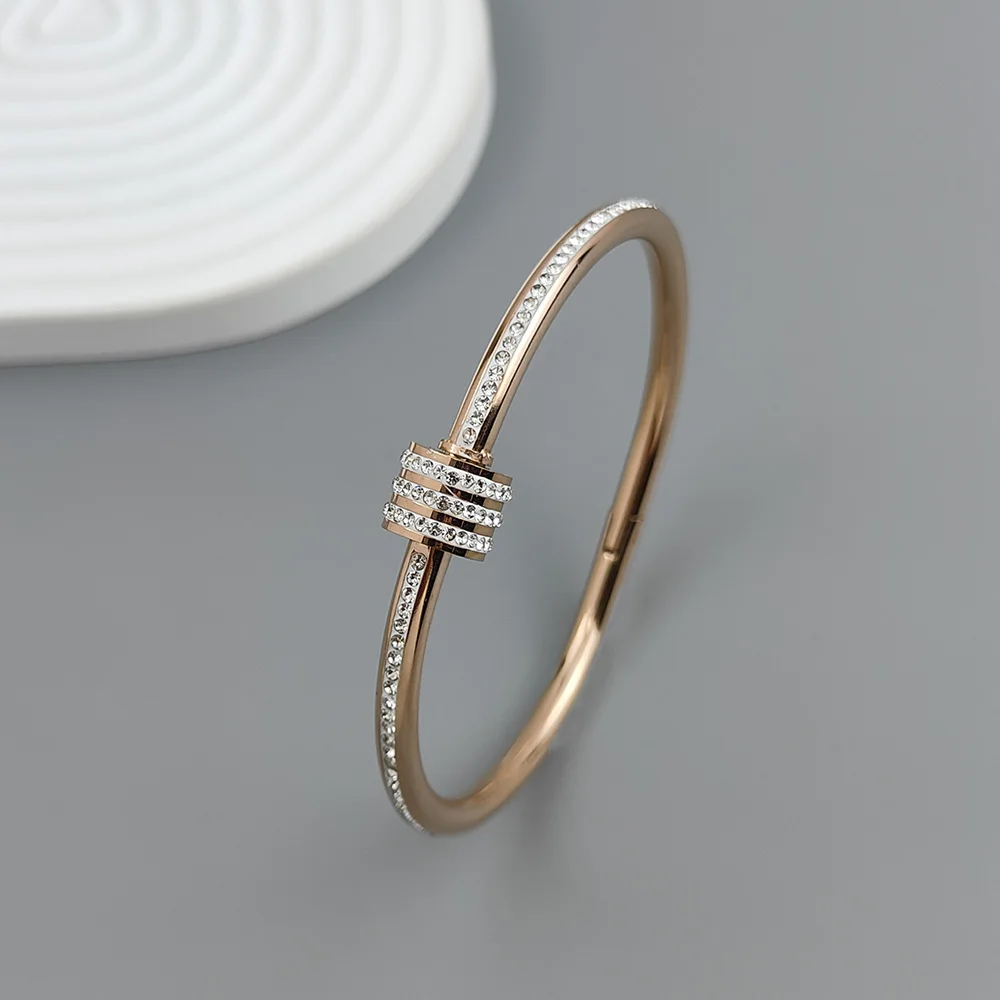 Classic slim waist zircon stainless steel gold-plated women\'s bracelet, high-quality waterproof metal bracelet, party jewelry