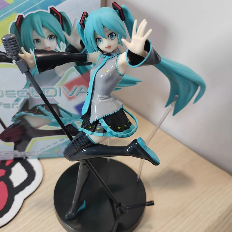 Original sega hatsune miku anime figura diva mega 39's miku