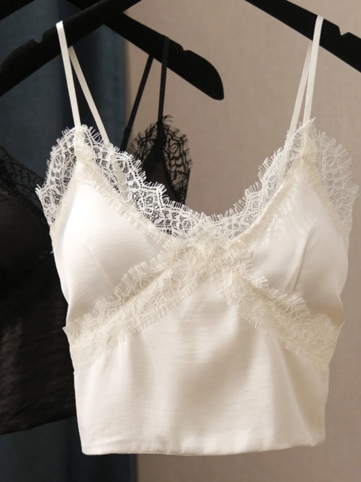 

Летняя однотонная майка с кружевной отделкой и крестообразным основанием, модный сексуальный жилет с ремешком для поездок на работу, атласный женский...