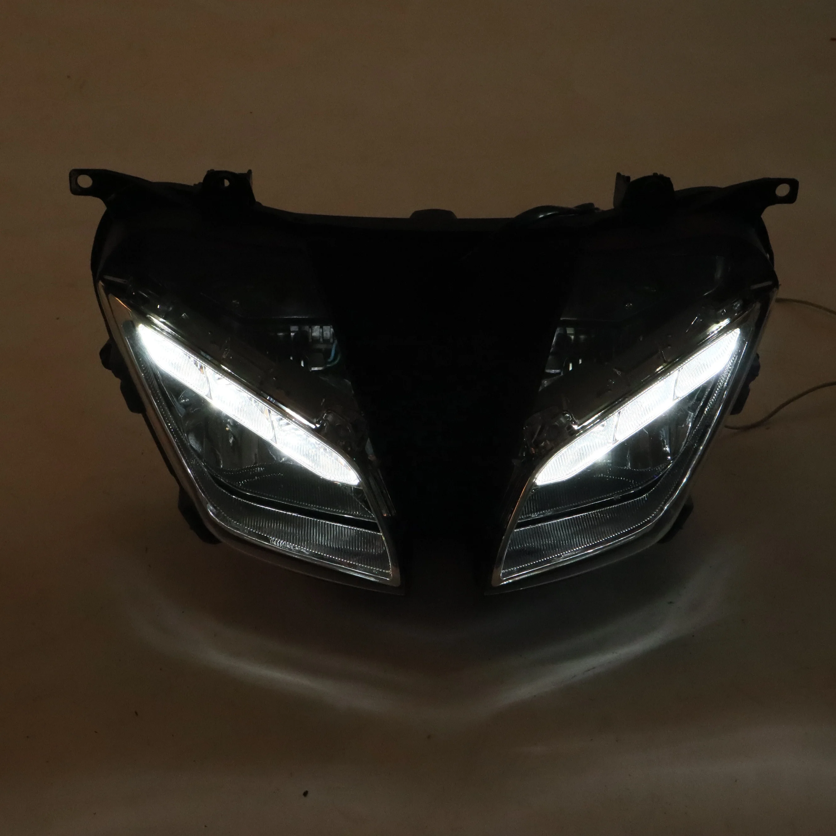 مصباح أمامي للدراجة النارية Assy لـ MT09 Tracer 2015 2016 مصباح ضوء القيادة الأمامي الكبير