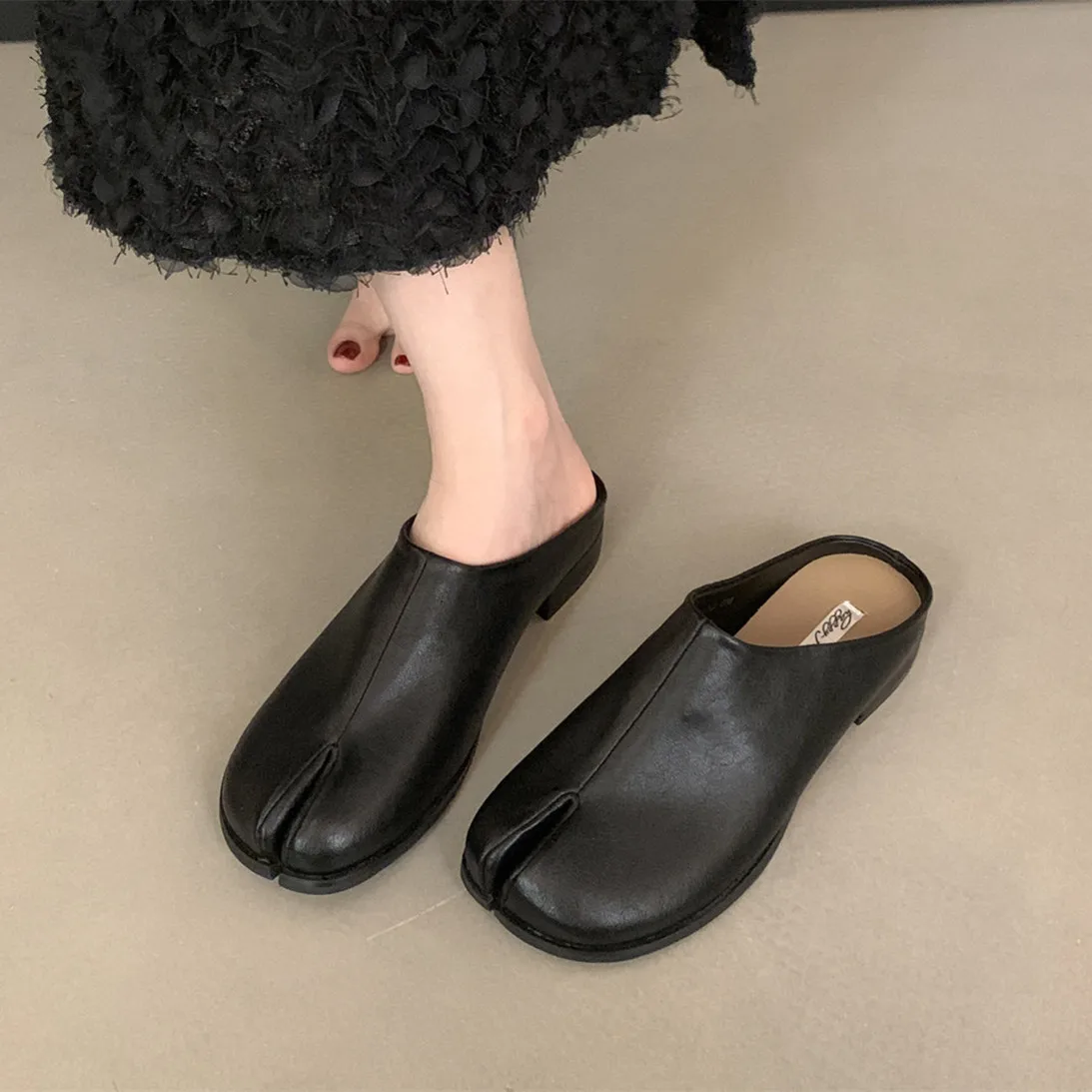 Bailamos 2026 Spring New Brand Split Toe Women Slipper Fashion Slip On Mules Shoes Soft Flat Slides Ladies Casual Dress Sandals