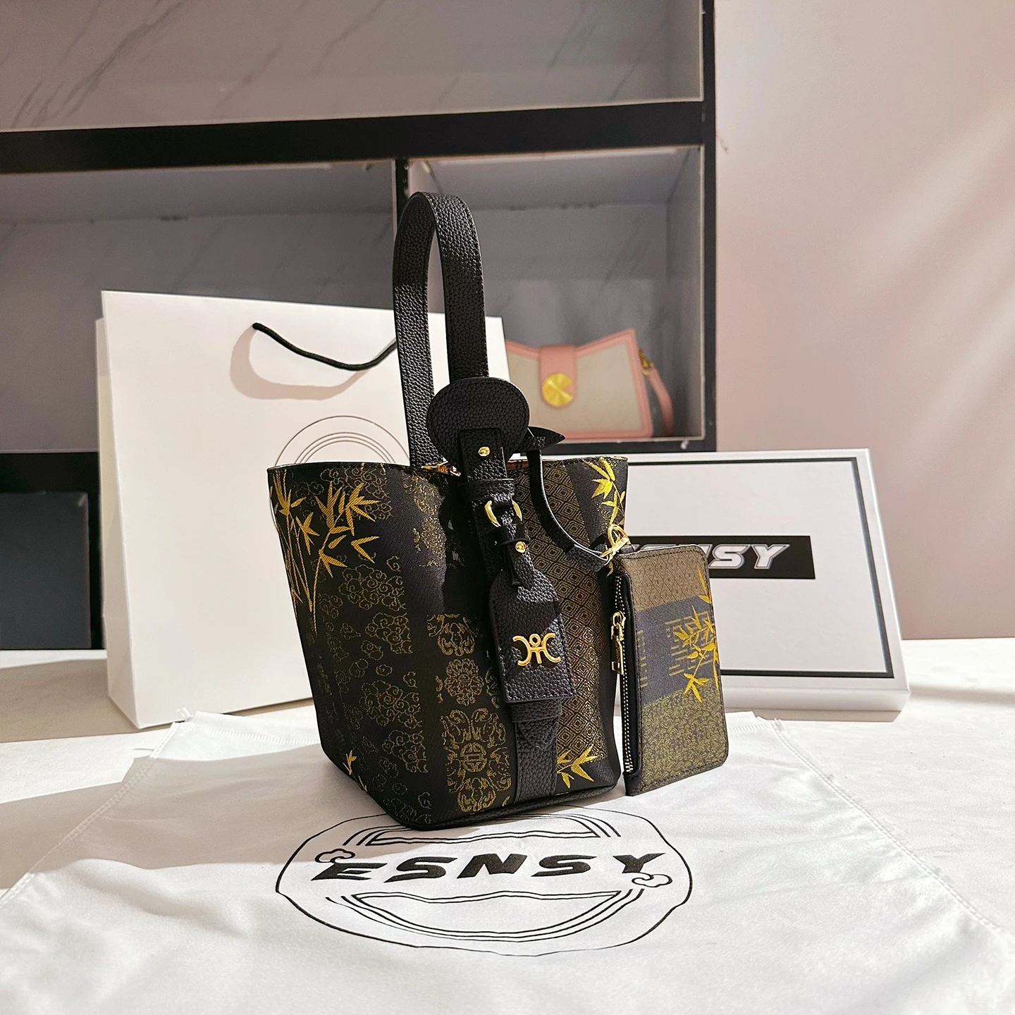 

Роскошные дизайнерские сумки в китайском стиле с цветочной вышивкой и принтом 2025 года. Винтажная и новая модная сумка-ведро для женщин.