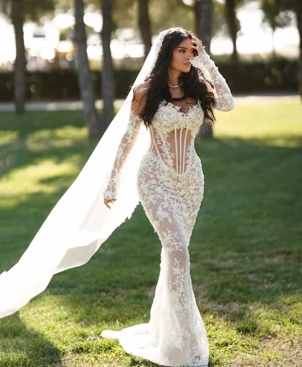 White Mermaid Fitted Bridal Gown Sweetheart Neck Sheer Bohemian Beach Lace Embroidery Floor-Length Wedding Dress Customized