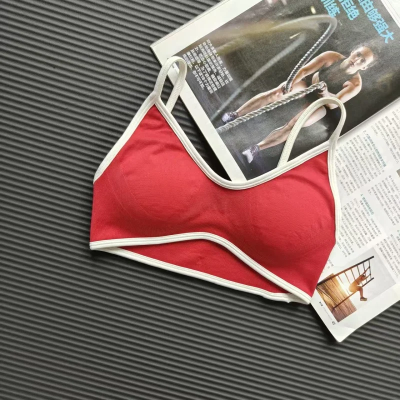 Nahtloser, gerippter Sport-BH für Damen, mit kontrastierenden, dünnen Trägern, ohne Bügel, weiche Unterstützung, atmungsaktives Yoga-Top für das Fitnessstudio und den täglichen Gebrauch. – Detail 7