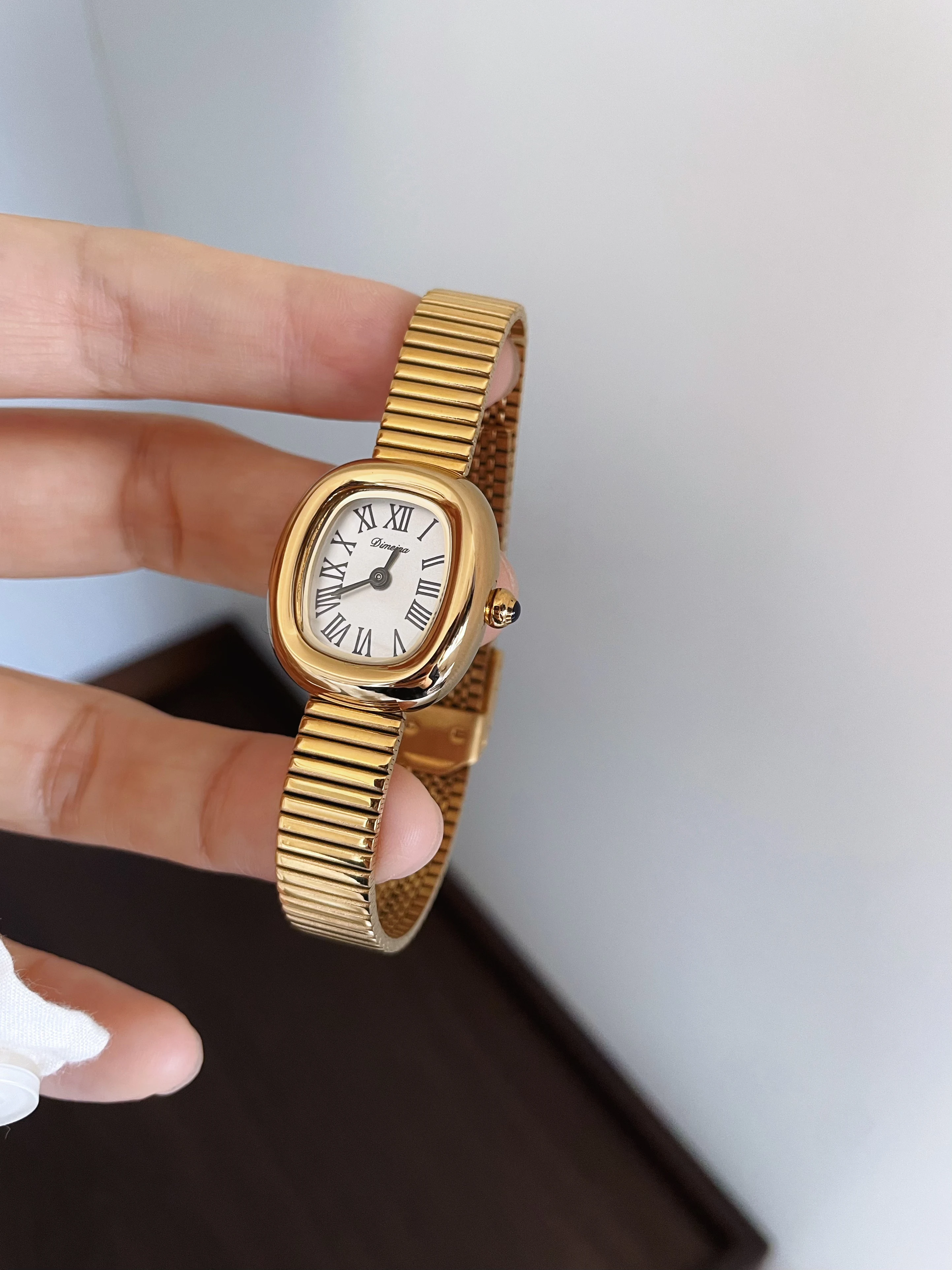 2026 New Model: Women's Elegant Quartz Watch with Oval Small Dial and Stainless Steel Mesh StrapA Perfect Gift for Women