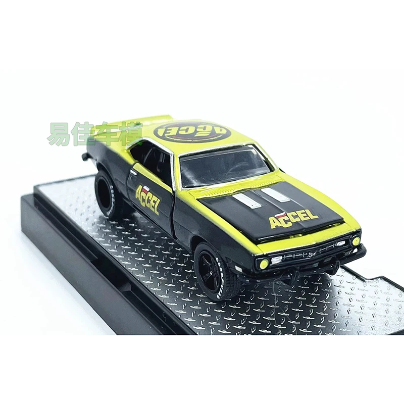 

M2 1:64 Scale 1968 Camaro SS 350 Alloy Simulation Car Model Static Collection Decorated Holiday Gifts Toys Souvenir Gift