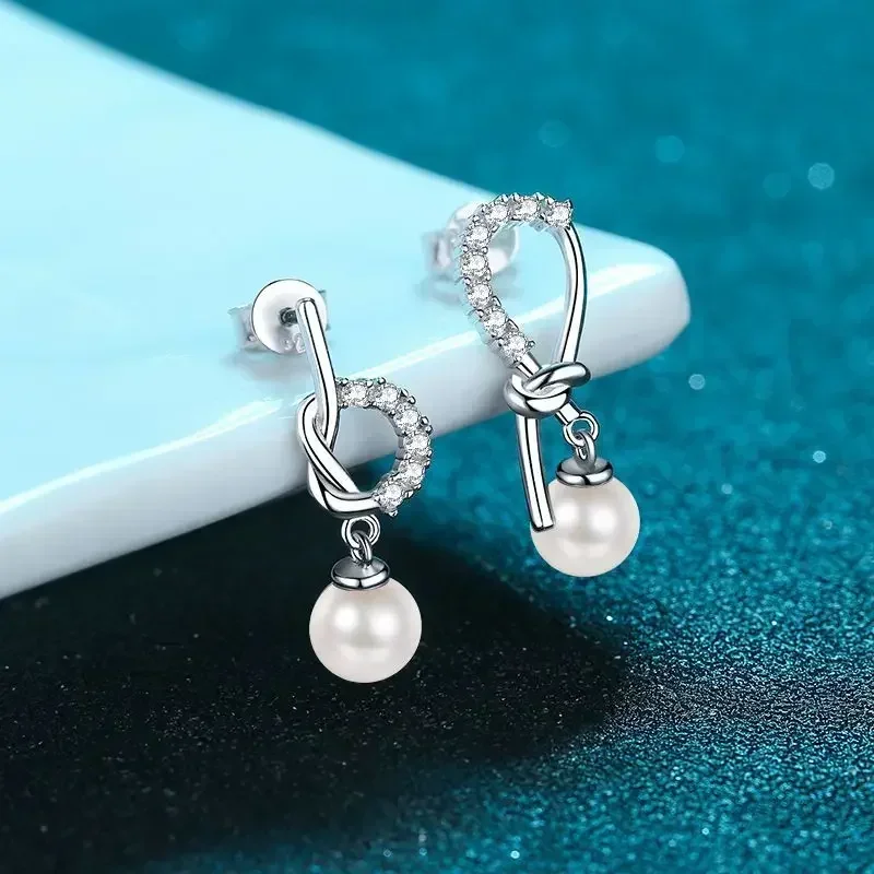 Luxury Platinum PT950 Freshwater Pearl Women's Stud Earring, 0.21ct Flawless Moissanite Simple Diamond Earring for Leisure Party