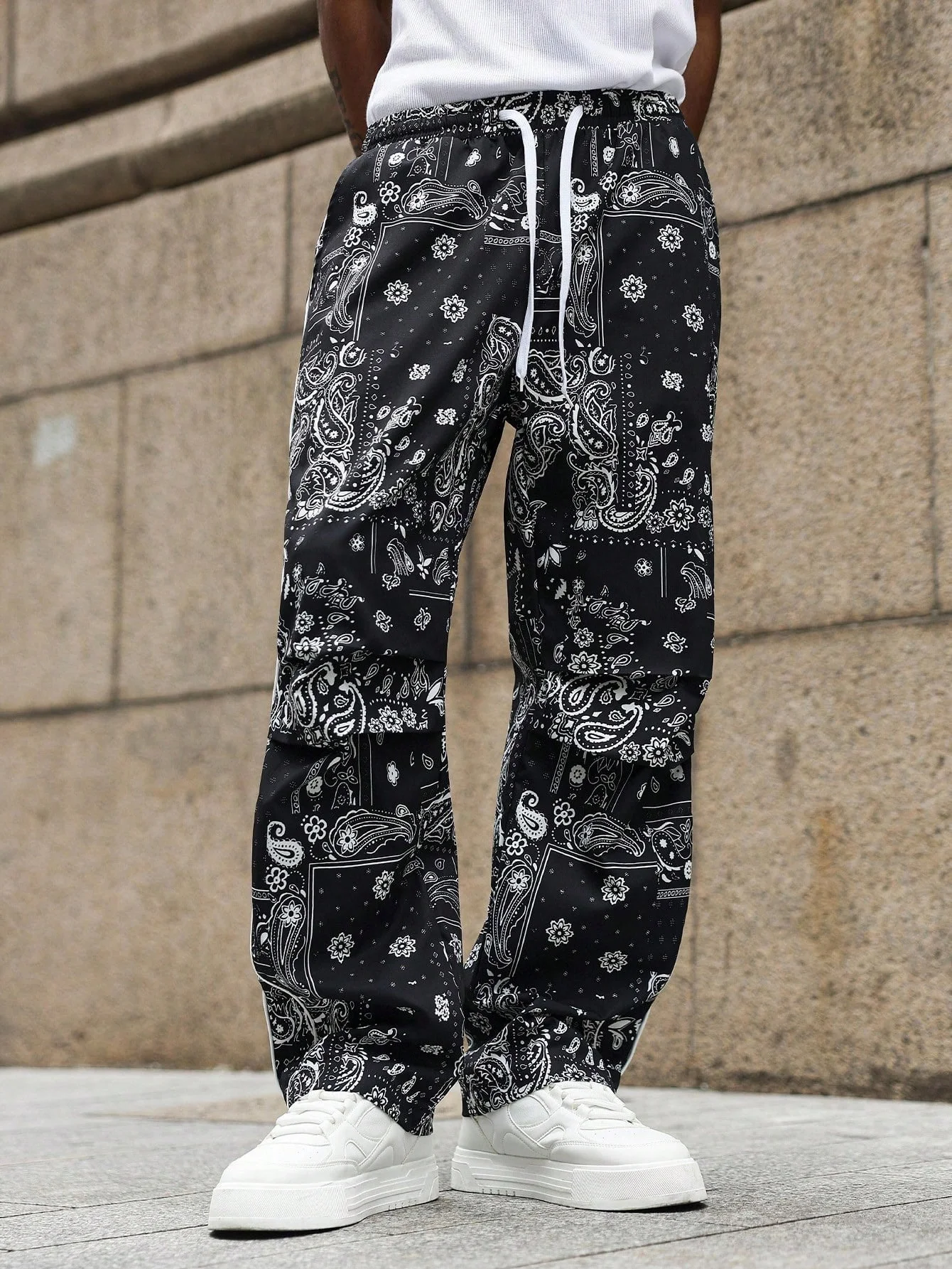 Men Paisley Print Straight Casual Pants, Drawstring Elastic Waist, Loose Wide Leg Trousers, Side Seam Pockets, Lightweight Breathable Fabric, Streetwear Daily Versatile Long Pants