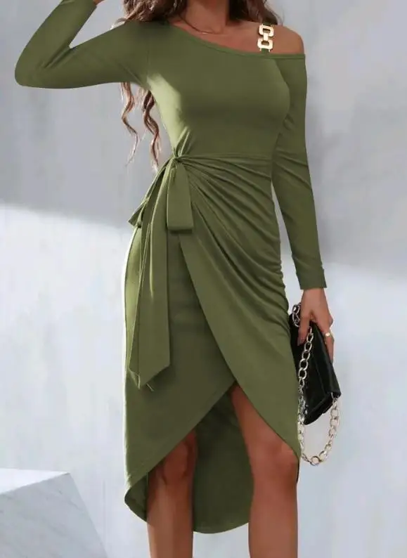 Рисунок 3 - Женское платье на завязках с V-образным