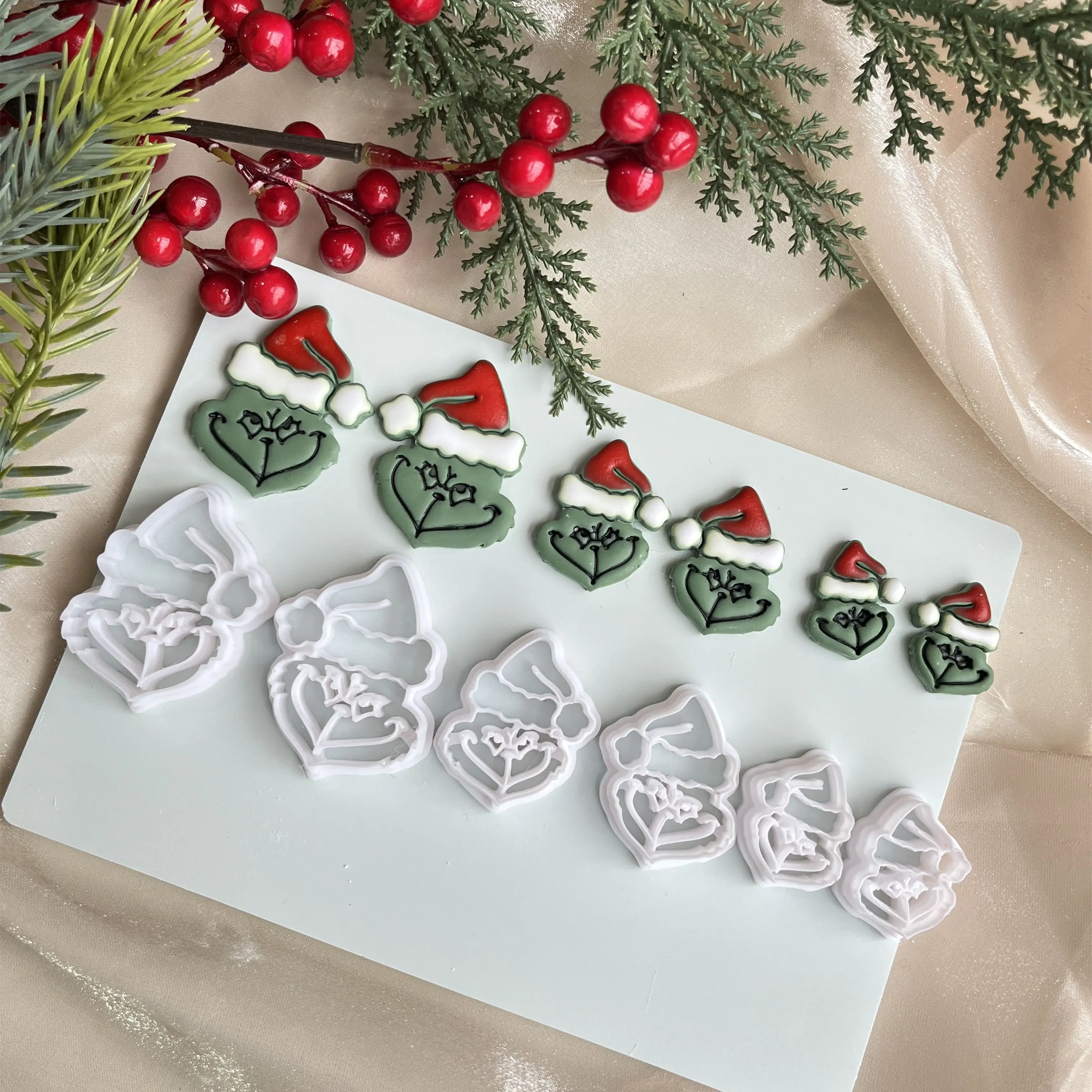 Cortador de galletas de Navidad de Papá Noel GRINCH, 3 tamaños, 2 versiones de corte, molde para hacer pendientes, herramientas de arcilla