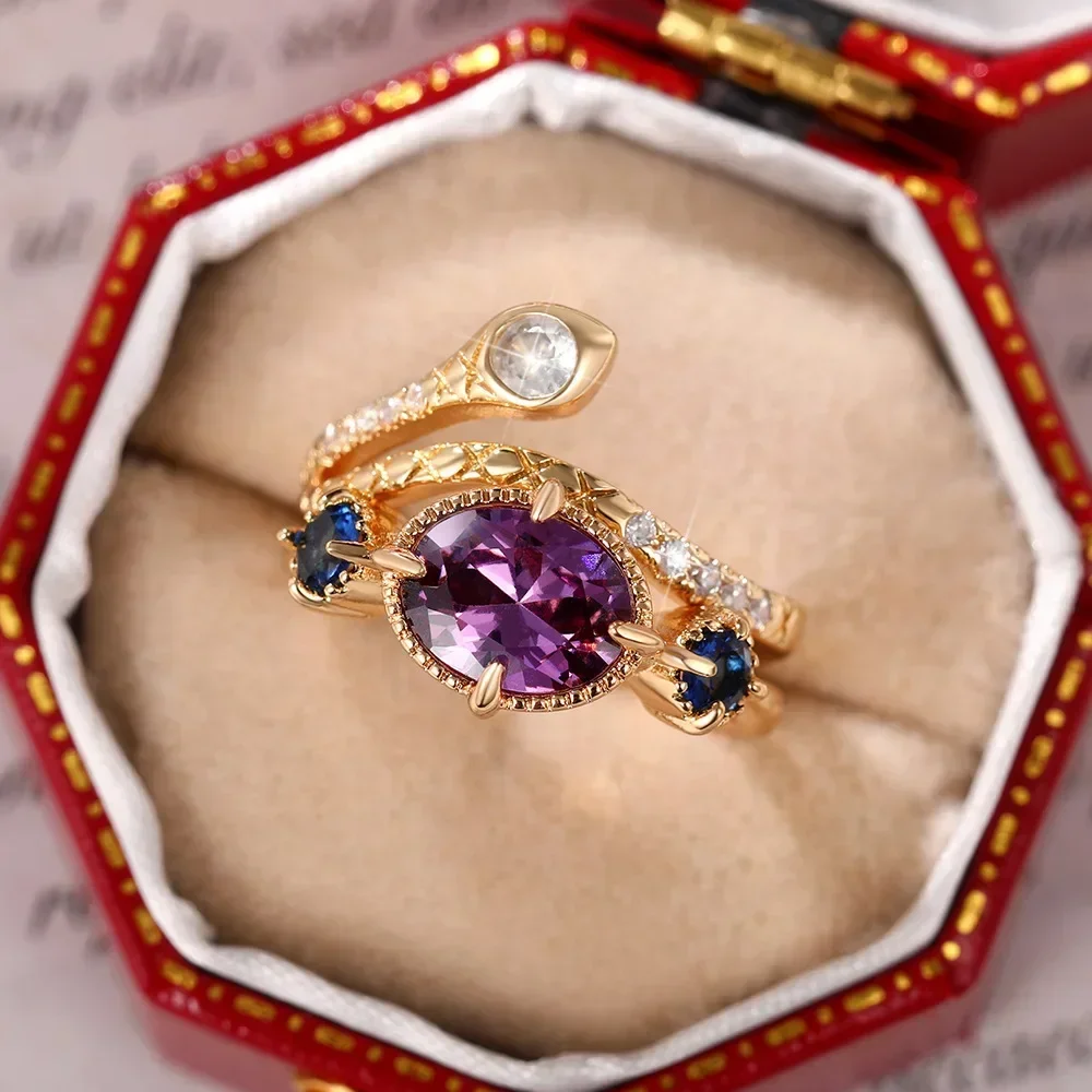 2025 nuevo conjunto de anillo de bronce Retro de arte occidentalizado, joyería para tocado de estilo étnico de serpiente de circón púrpura exótico para mujer