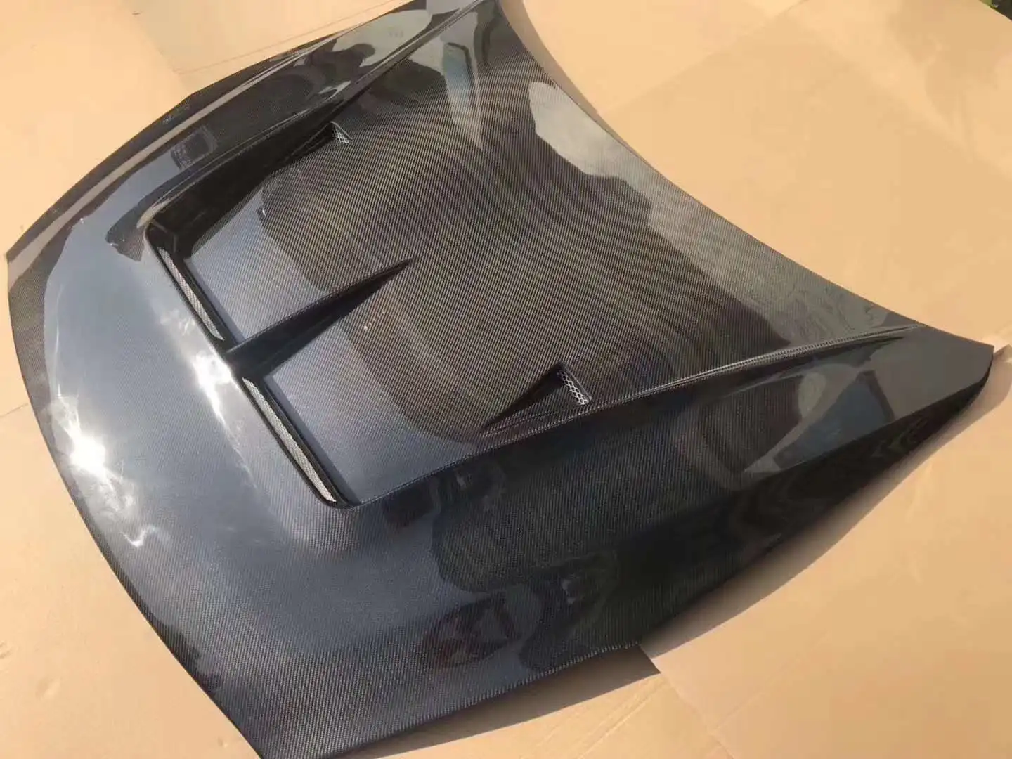 غطاء محرك السيارة من ألياف الكربون مضمون بإعداد مثالي لسيارة Nissan Gtr R35