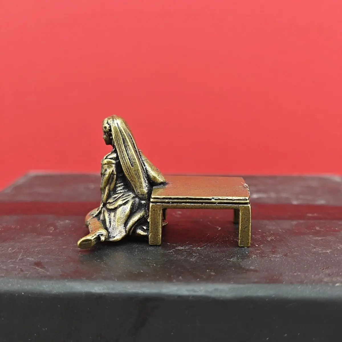 Brass kimono low-cut sexy female model miniature 1:43 white model scene micro photography figurine ornament prize