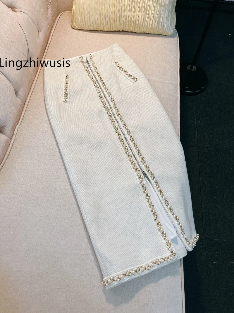 Lingzhiwusis Tweedowa spódnica Francuski design Elegancka 2024 Moda Jesień Zima Biała perła Koraliki Bud Długie spódnice New Arrival